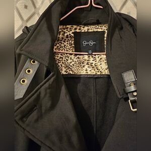 Stylish Black Jacket with Leopard Lining